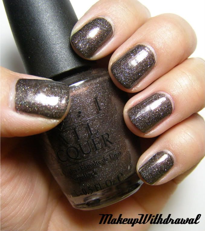 Mani of the Week: Gold Foil Swirl Nails with the OPI Malibu Collection