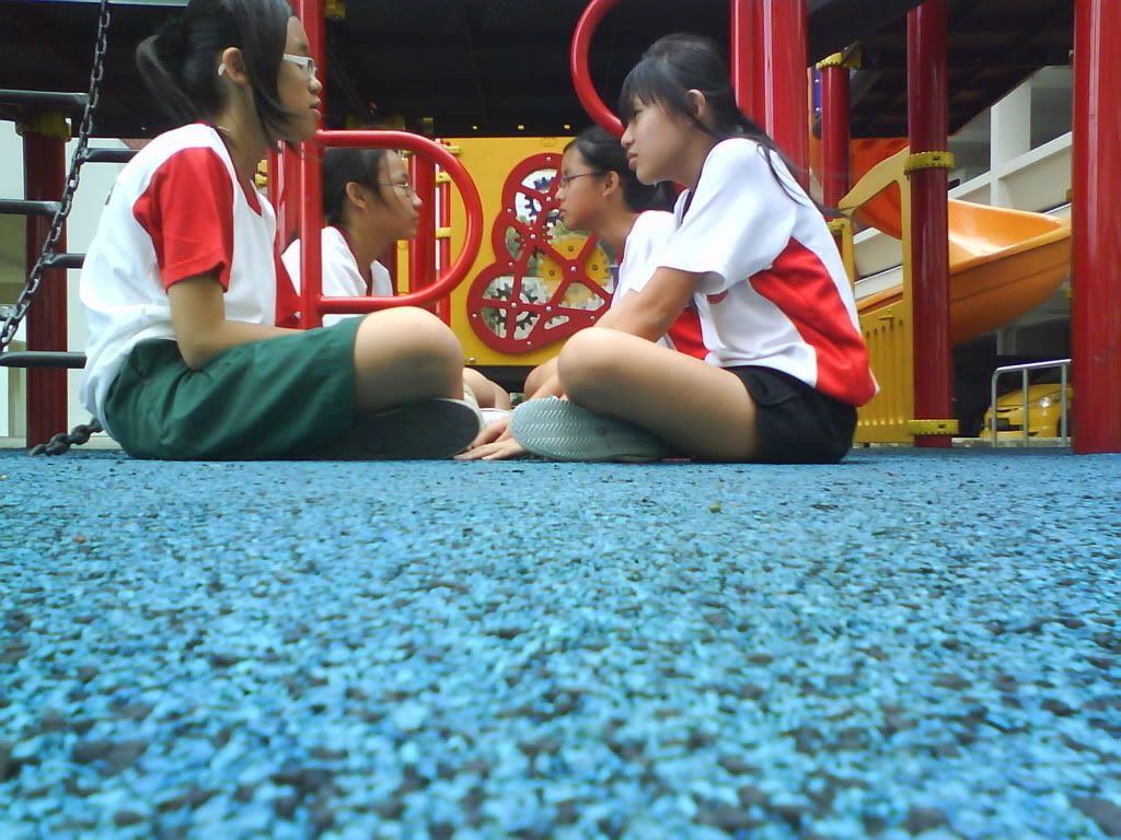 STARING COMPETITION?!?! 0____________0 wth r we doin?..