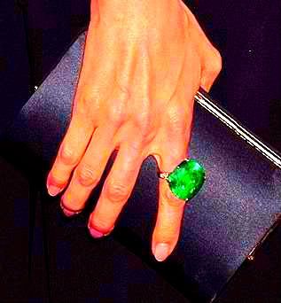 65caratring-1.jpg picture by
exquisiteemeralds